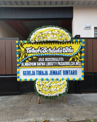 Papan Bunga Duka di Balai Jaring